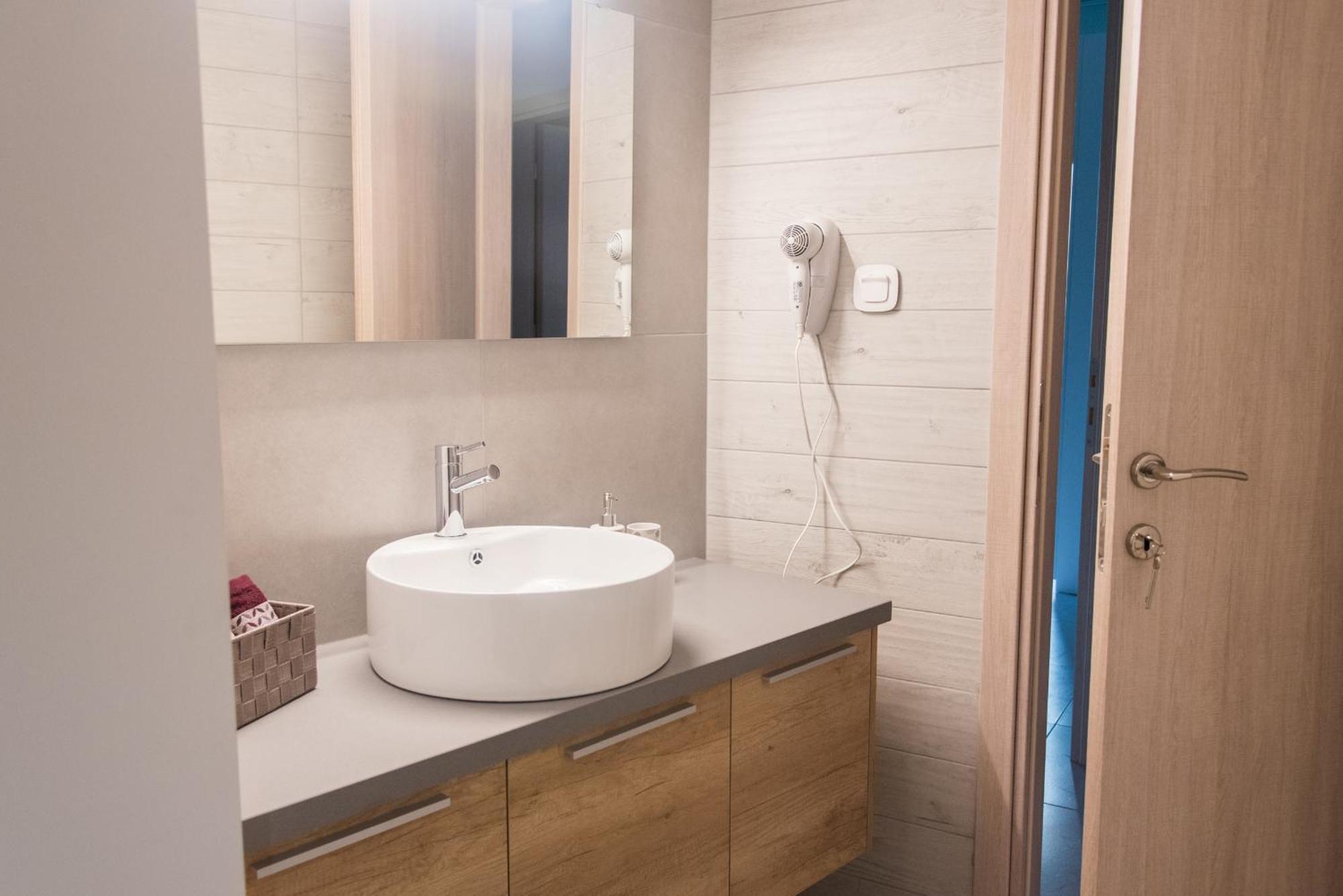 Comfy & Modern Apartment In The Heart Of Heraklion Exterior foto
